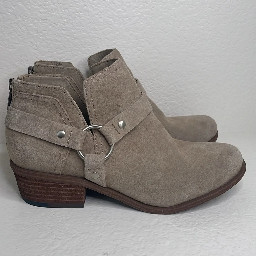 Lucky Brand women’s Taupe Suede Booties size 9